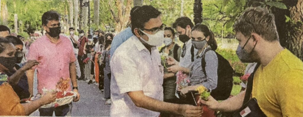 Photo of the Mayor of Kochi, meeting with Architecture students from UK 