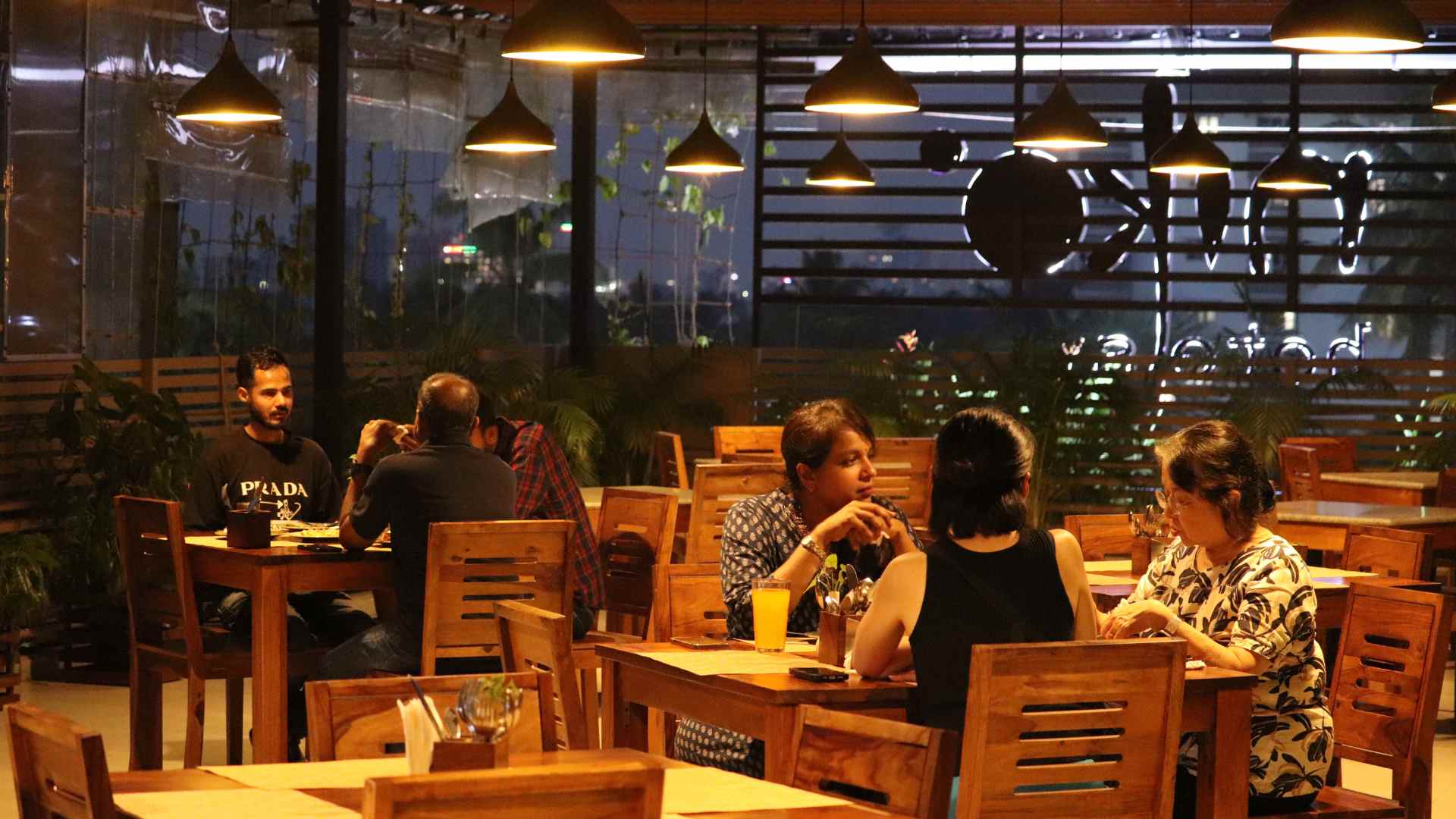 Rooftop Beer and Wine in Kadavanthra,Kochi